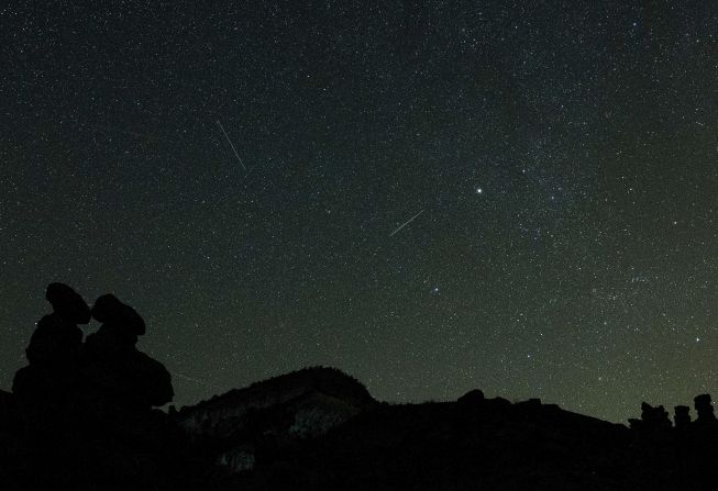 Durante la lluvia de las perseidas se pueden ver más de 40 meteoros por hora en el hemisferio norte.