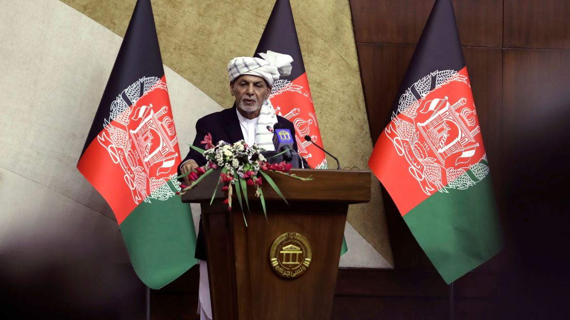 El presidente de Afganistán, Ashraf Ghani, habla en Kabul, Afganistán, el 2 de agosto de 2021. Crédito: Rahmat Gul / AP