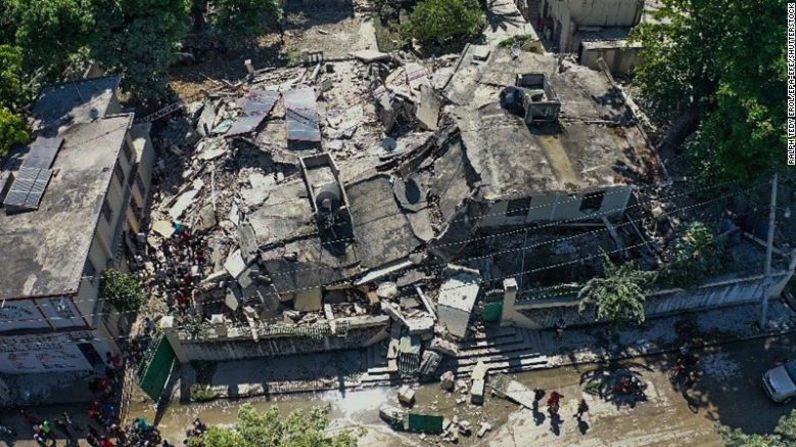 Una imagen aérea muestra el daño causado por el terremoto en Les Cayes.