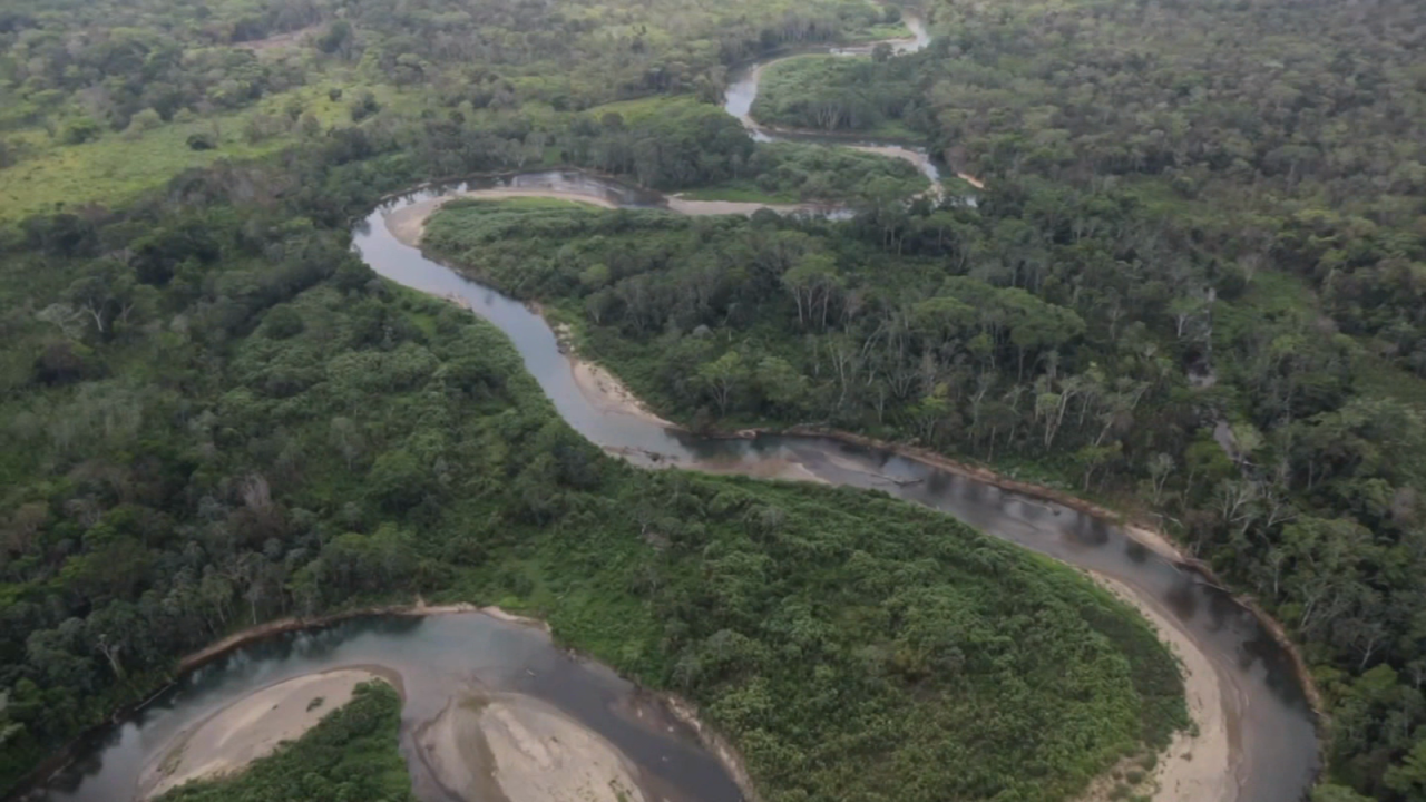 CNNE 1050363 - selva del darien, la peligrosa ruta de migrantes a ee-uu-