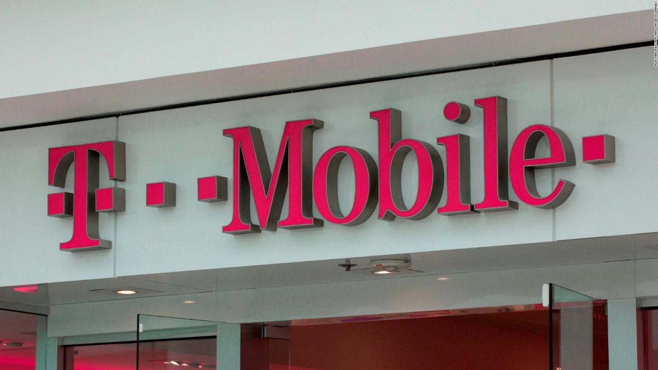 CNNE 1051617 - ciberataque en t-mobile afecta a 40 millones de usuarios