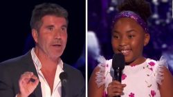 CNNE 1051764 - cowell dice que nina de 9 anos sera "una de las estrellas mas grandes"