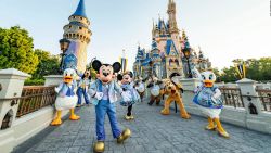 CNNE 1052407 - nueva app de disney ayuda a esperar menos en los parques