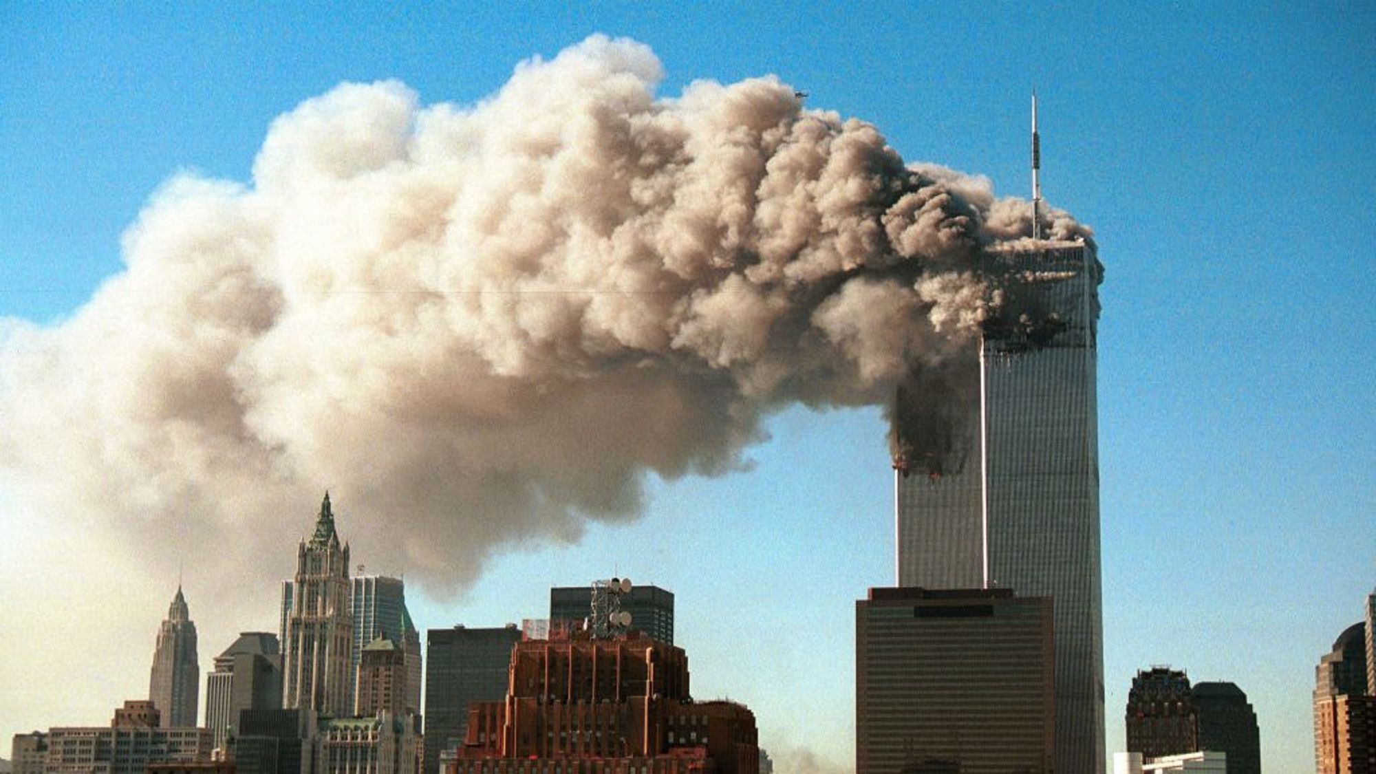 CNNE 1054091 - world trade center attacked