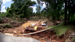 CNNE 1054317 - varios desaparecidos tras inundaciones en tennessee