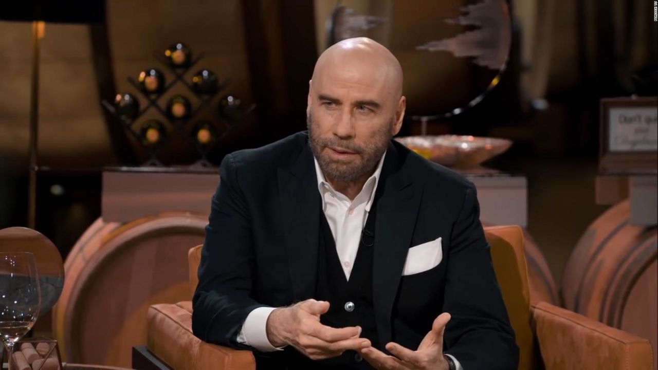 CNNE 1054750 - travolta habla con su hijo de 10 anos sobre la muerte