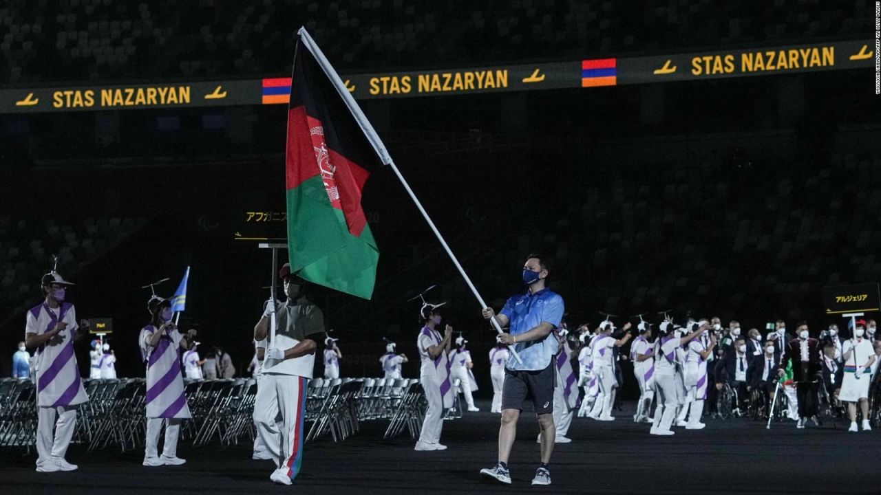 CNNE 1054783 - los juegos paralimpicos estan en marcha y la bandera afgana toma importancia