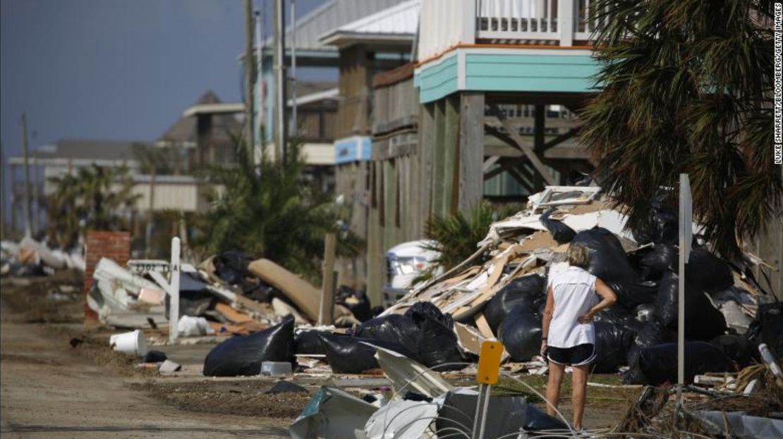 Las secuelas del huracán Delta en Holly Beach, Louisiana, el 11 de octubre de 2020. Delta se debilitó hasta convertirse en depresión tropical a medida que avanzaba tierra adentro sobre el noreste de Louisiana, empapando un área que aún se recuperaba del embate del huracán Laura.