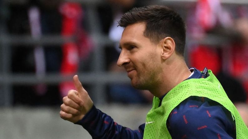 Messi empezó a calentar a los 57 minutos, provocando el aplauso de la afición del Reims.