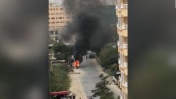 CNNE 1057739 - desde este vehiculo habrian lanzado los cohetes en kabul