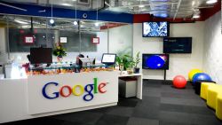 CNNE 1059172 - google retrasa el regreso a sus oficinas hasta 2022