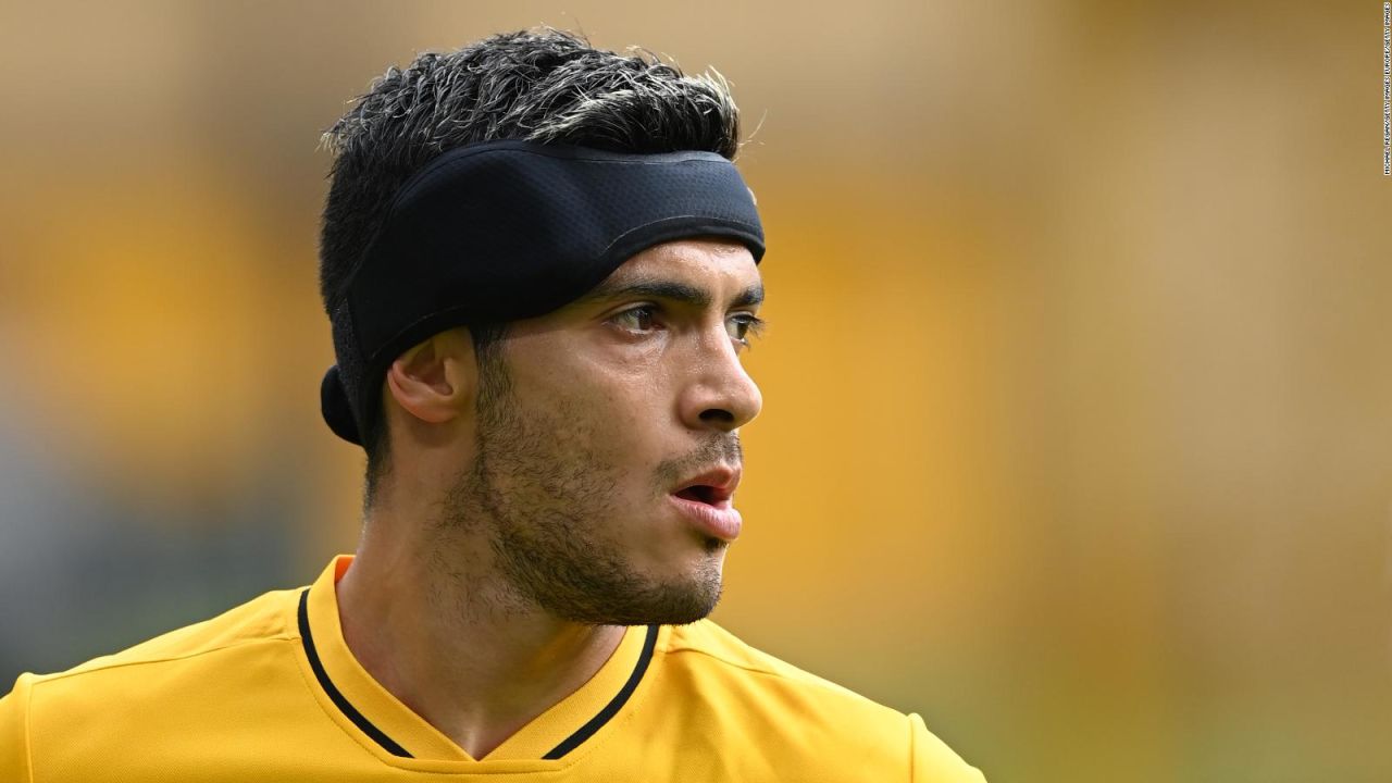 CNNE 1059536 - polemica entre mexico y wolverhampton por raul jimenez