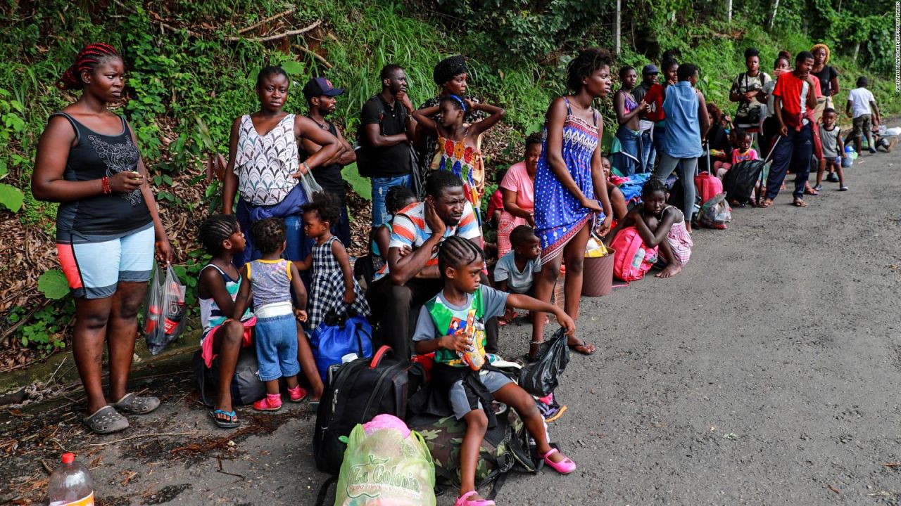 CNNE 1060190 - migrantes haitianos cruzan mexico a pie y sin comer