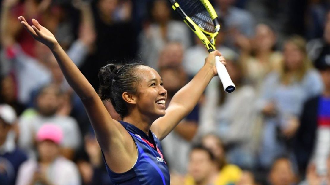 Leylah Fernandez de Canadá celebra después de ganar su partido de tercera ronda del US Open contra la japonesa Naomi Osaka. Crédito: ED JONES / AFP a través de Getty Images