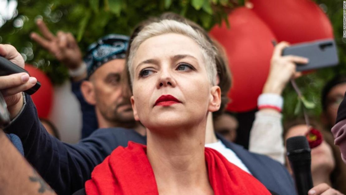 La líder de la oposición Maria Kolesnikova en una manifestación contra el gobierno el 23 de agosto de 2020 en Minsk, Belarús.