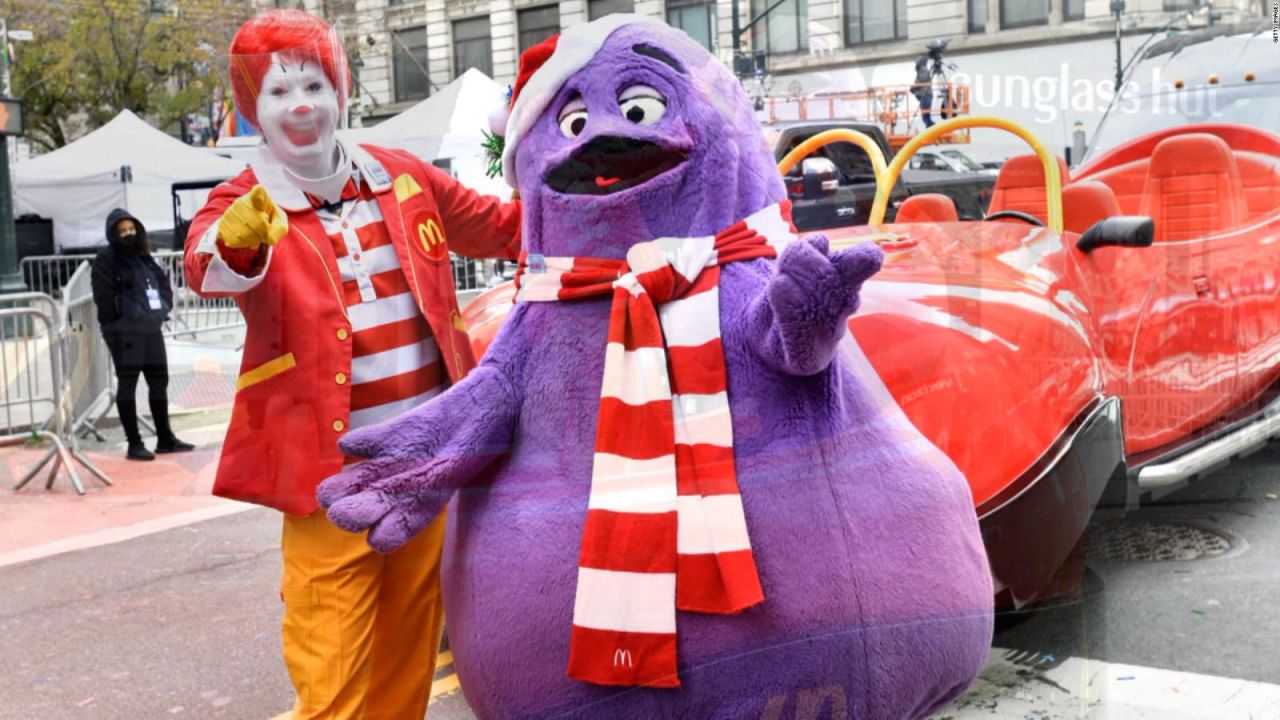 CNNE 1062677 - mcdonald's revela el misterio de uno de sus personajes