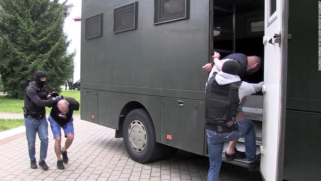 Las autoridades de Belarús creyeron en un primer momento que la detención de los rusos evitaba que interfirieran en las elecciones presidenciales del país.