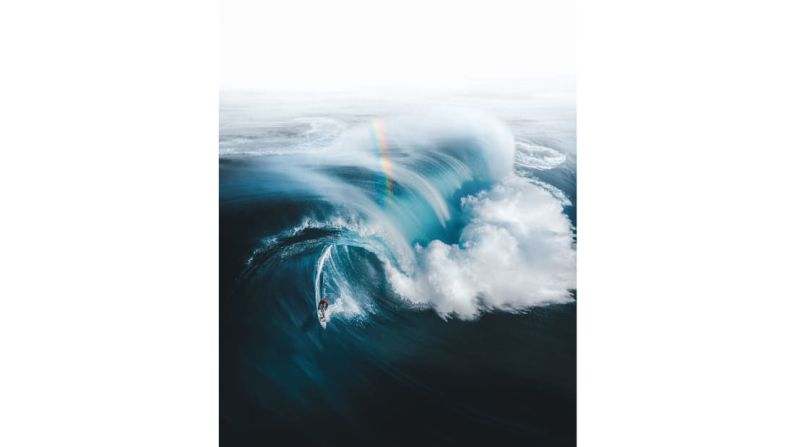 El fotógrafo australiano Phil De Glanville ganó la categoría Deportiva con esta foto de surf capturada en Australia Occidental.