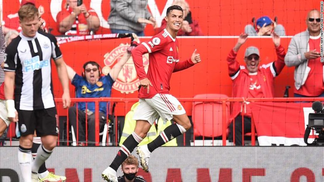 Cristiano Ronaldo celebra tras marcar el gol de apertura del partido entre Manchester United y Newcastle.