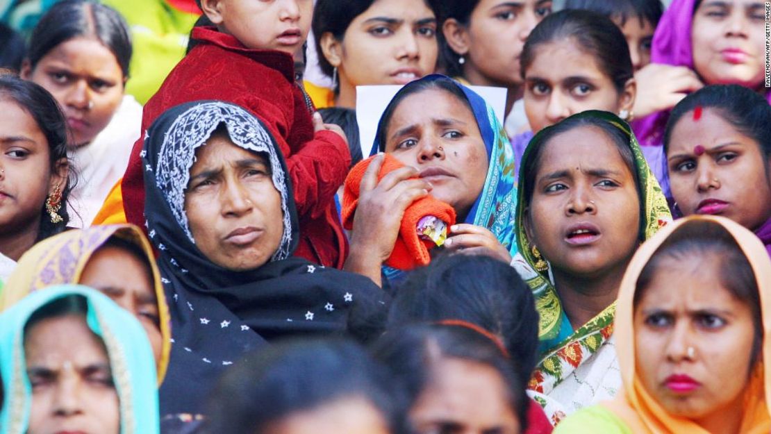 Mujeres cristianas y musulmanas dalit indias asisten a un mitin en 2007 en Nueva Delhi contra la Comisión Nacional de Castas y Tribus Registradas después de que rechazó la dispensa especial para las dalit no hindúes.