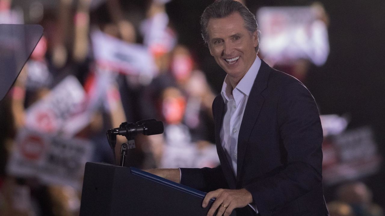 CNNE 1066495 - biden hace campana por el gobernador newsom