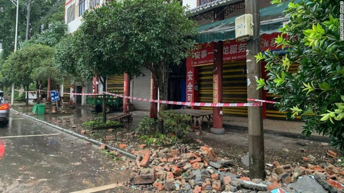 Un muro dañado en Luzhou, Sichuan, después del sismo del 16 de septiembre.