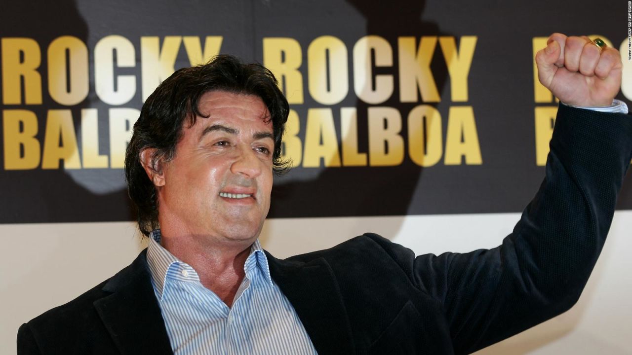 CNNE 1067692 - ¿te gustaria tener los guantes de rocky balboa?