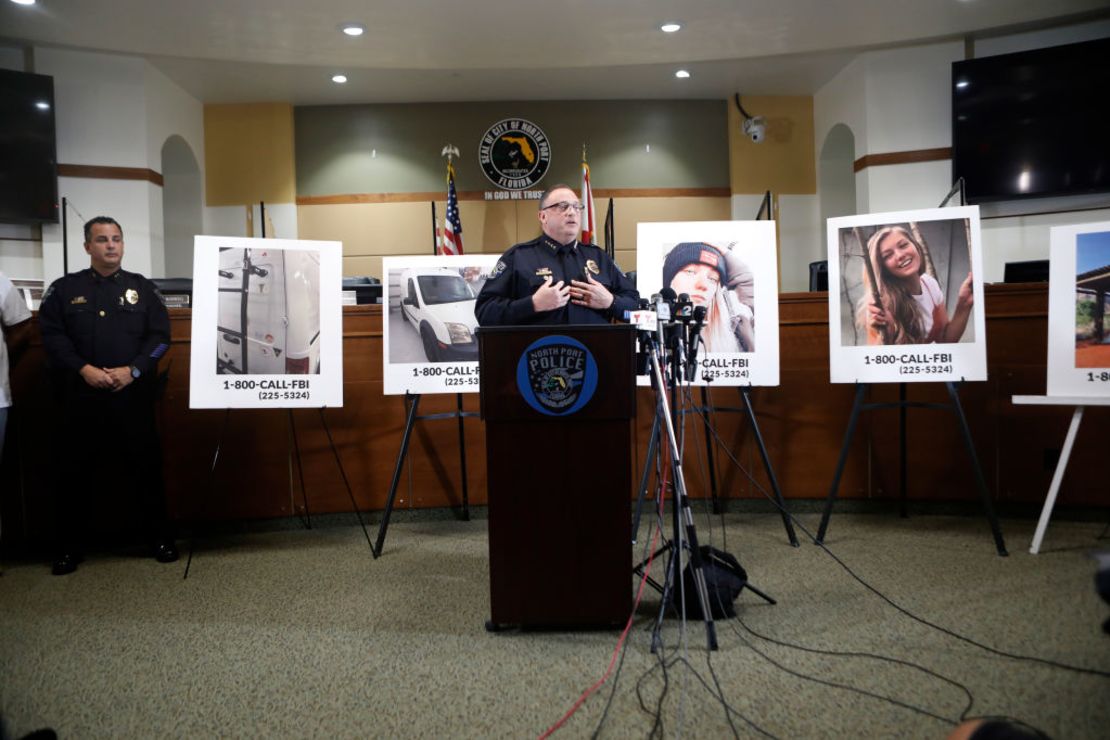 El jefe de policía de la ciudad de North Port, Todd Garrison, habla durante una conferencia de prensa sobre la desaparición de Gabby Petito el 16 de septiembre de 2021 en North Port, Florida.