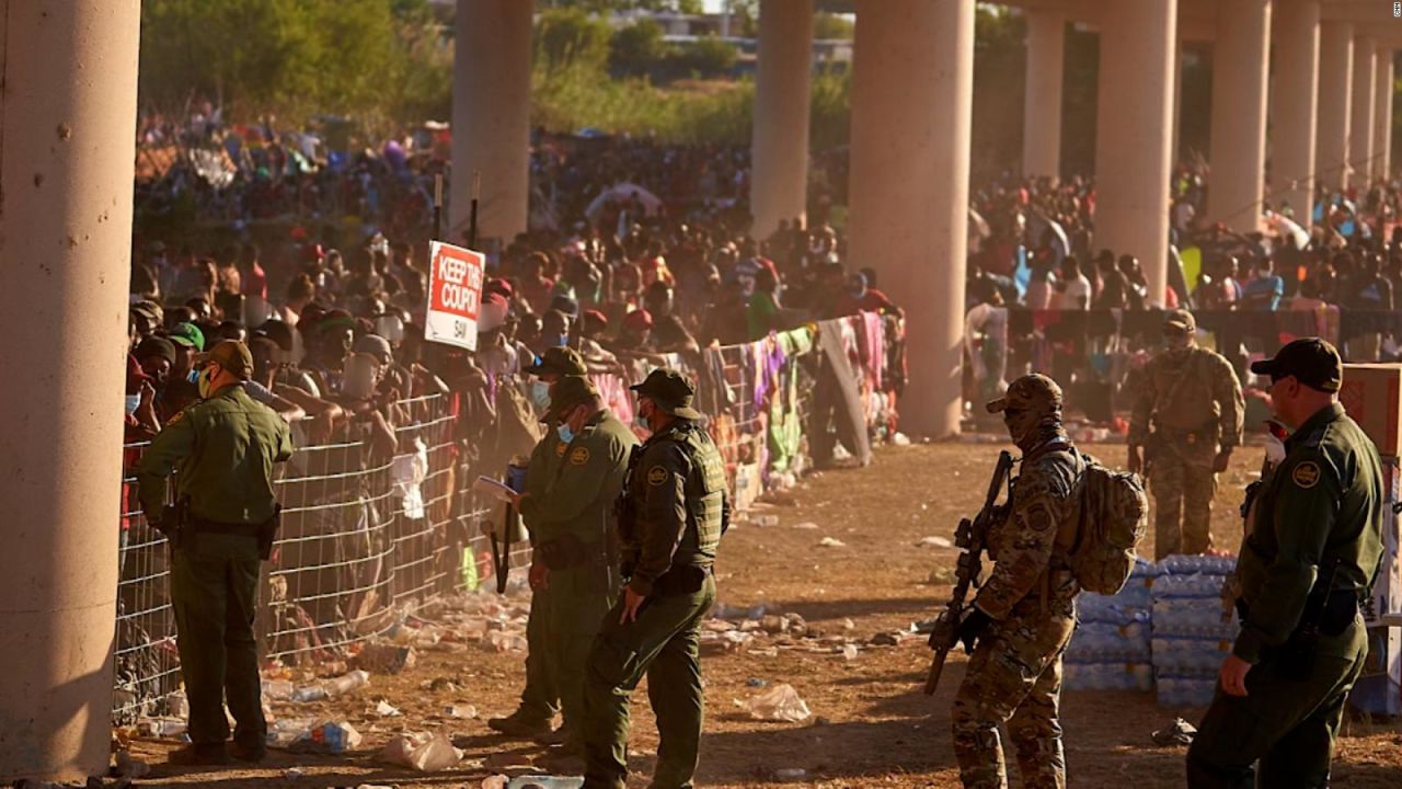 CNNE 1069203 - las precarias condiciones bajo el puente fronterizo en texas