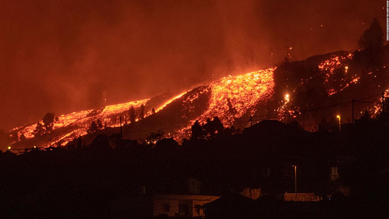 CNNE 1069997 - la lava del volcan de la palma destruye casas