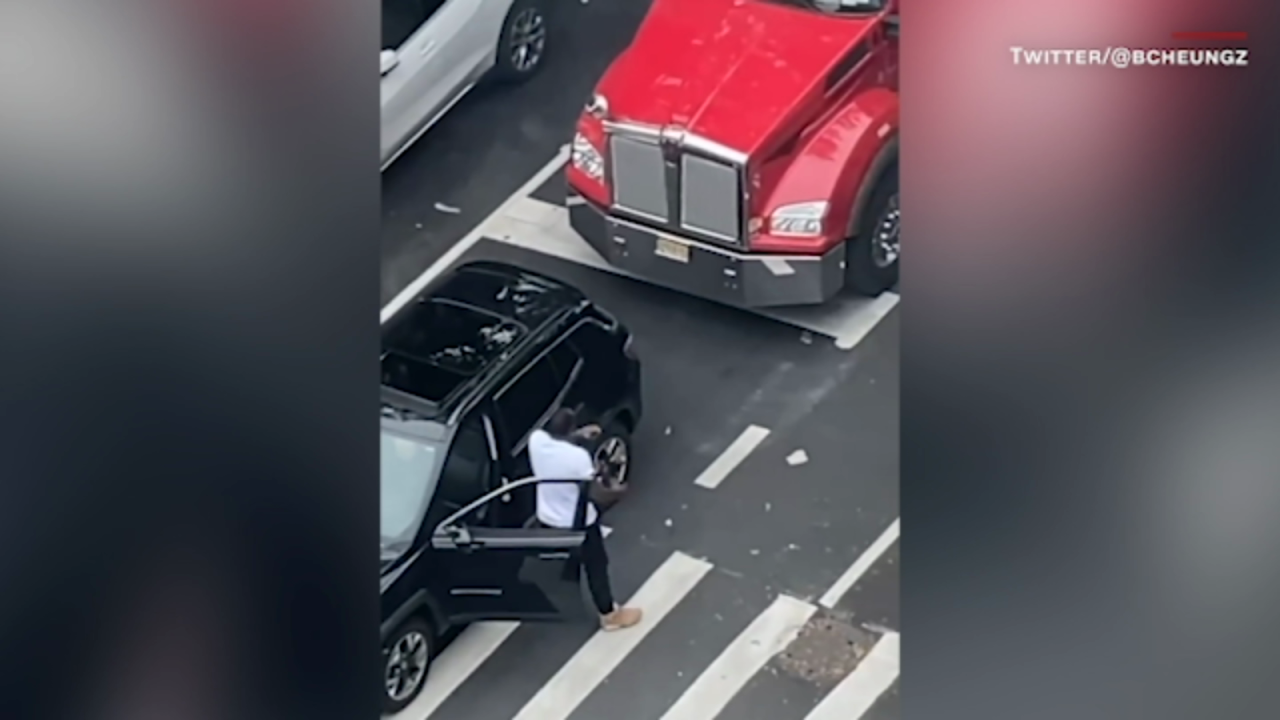 CNNE 1070211 - el divertido desenlace en un incidente de trafico en nueva york