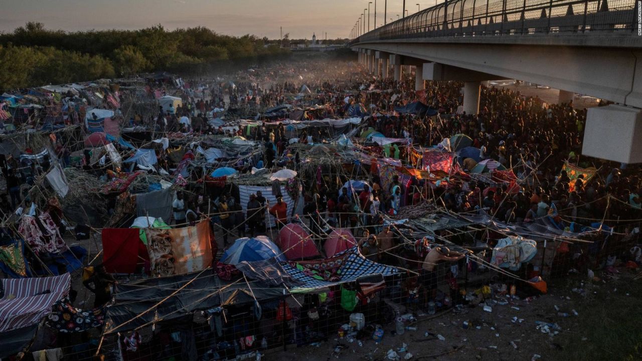 CNNE 1070291 - acuna, entre la espada y la pared por crisis migratoria