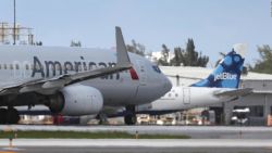 CNNE 1070804 - depto- de justicia demanda a american airlines y jetblue