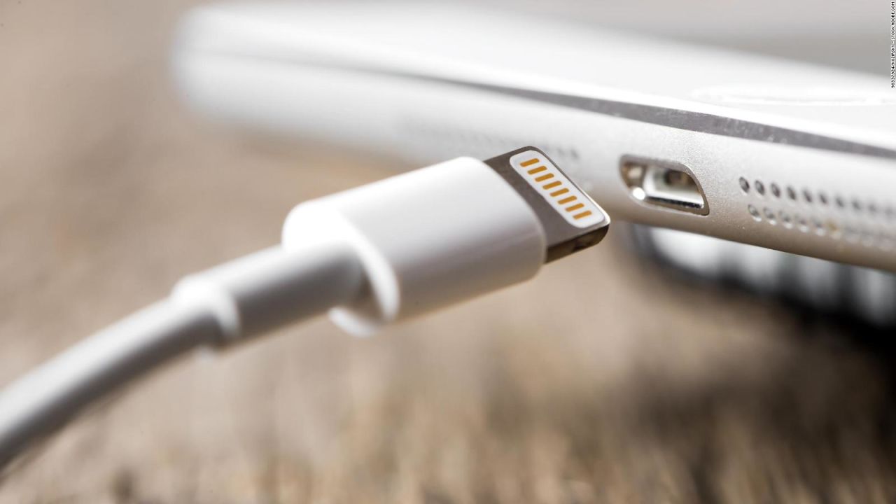 CNNE 1072137 - europa pedira cargadores usb-c, ¿complica a apple?