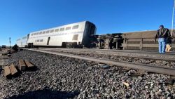 CNNE 1072833 - 5 cosas- 3 muertos tras descarrilamiento de tren amtrak