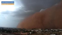 CNNE 1072957 - apocaliptico- nube de polvo cubre zonas de sao paulo