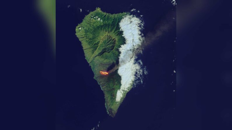 Imagen satelital del recorrido de la lava del volcán Cumbre Vieja.
