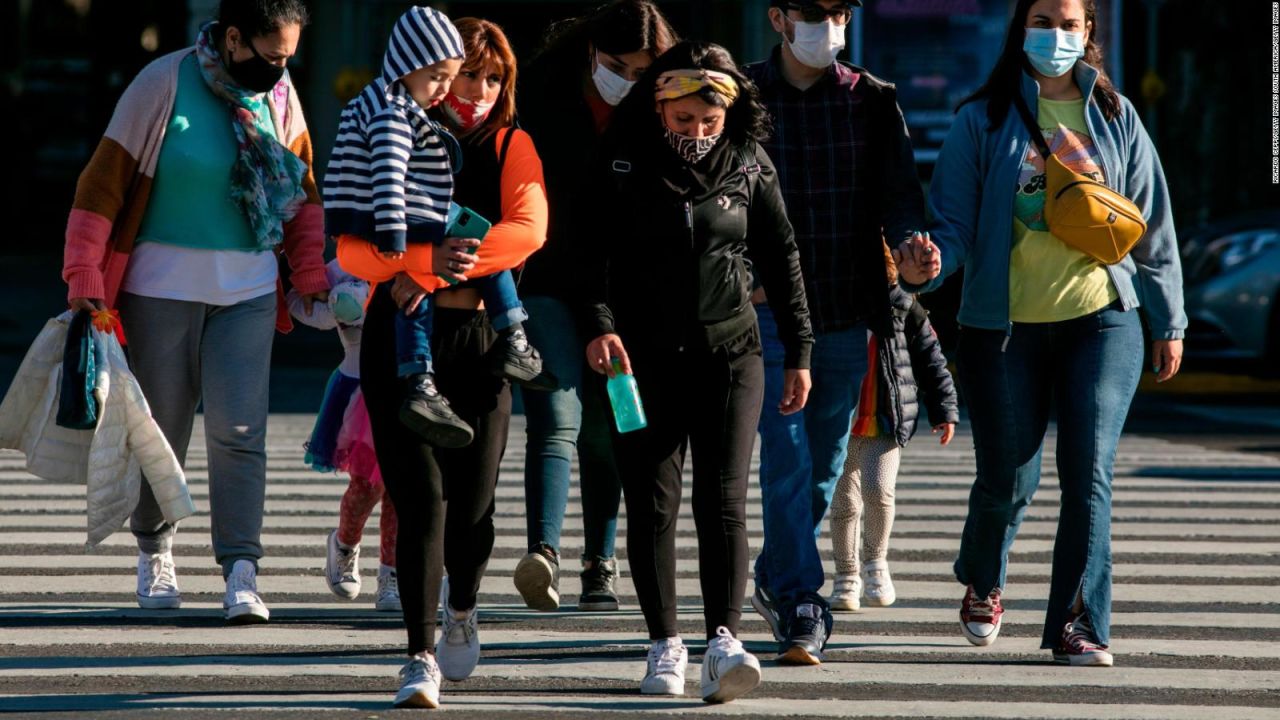 CNNE 1075710 - argentina libera la obligacion de uso de mascarillas