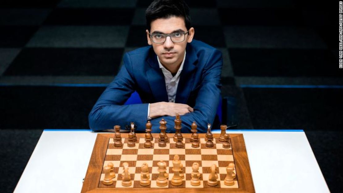 Giri, cuatro veces campeón de ajedrez en Holanda, venció a Carlsen en 22 movimientos en el Torneo de Ajedrez Tata Steel en 2011.