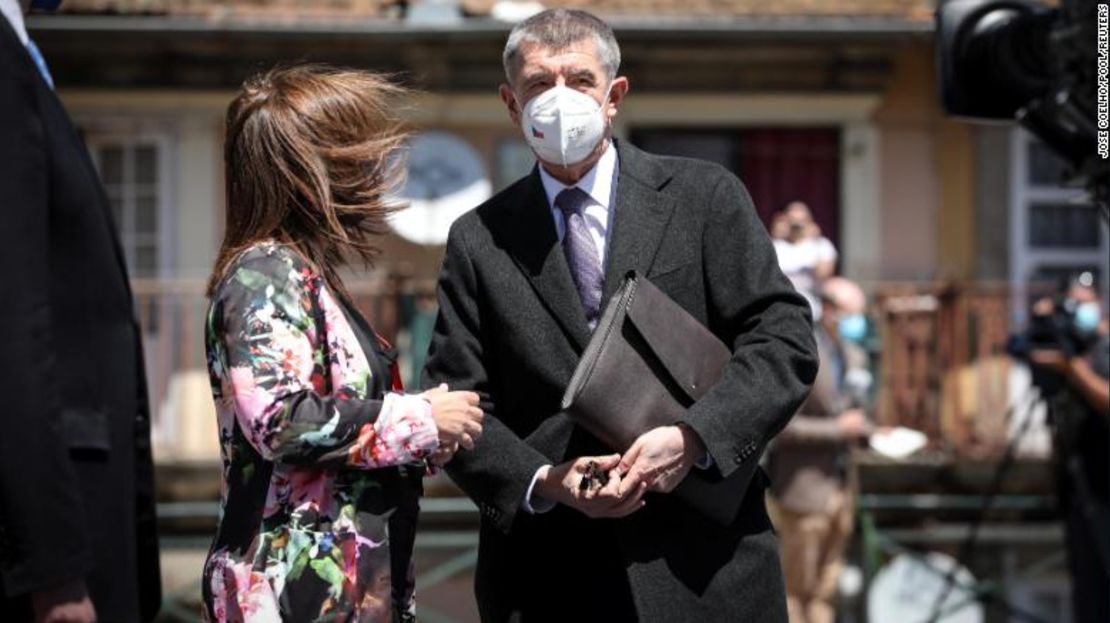 El primer ministro de la República Checa, Andrej Babis, llega para asistir a la Cumbre Social Europea en Oporto, Portugal, el 7 de mayo de 2021.