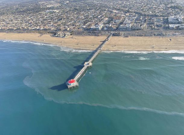 El alcalde de Huntington Beach, Kim Carr, describió este domingo el derrame como un "posible desastre ecológico". (Foto: City of Huntington Beach?