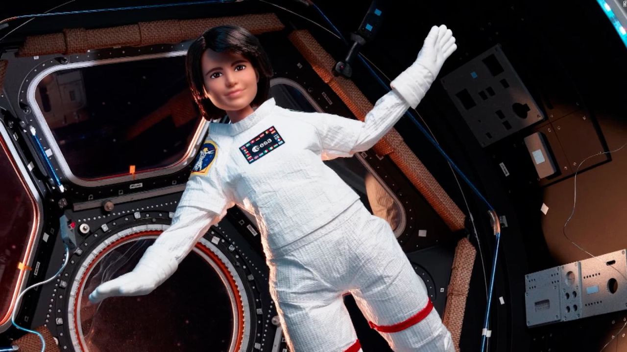 CNNE 1076830 - la nueva barbie del espacio inspirada en una astronauta