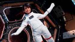 CNNE 1076830 - la nueva barbie del espacio inspirada en una astronauta