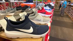 CNNE 1076959 - nike, under armour y pacsun, en problemas de suministro