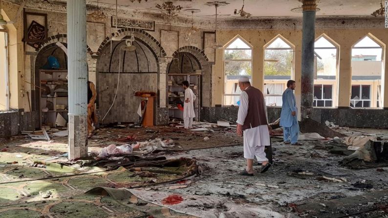 Hay decenas de muertos y heridos por una explosión de un atacante suicida en una mezquita chiita en la ciudad de Kunduz
