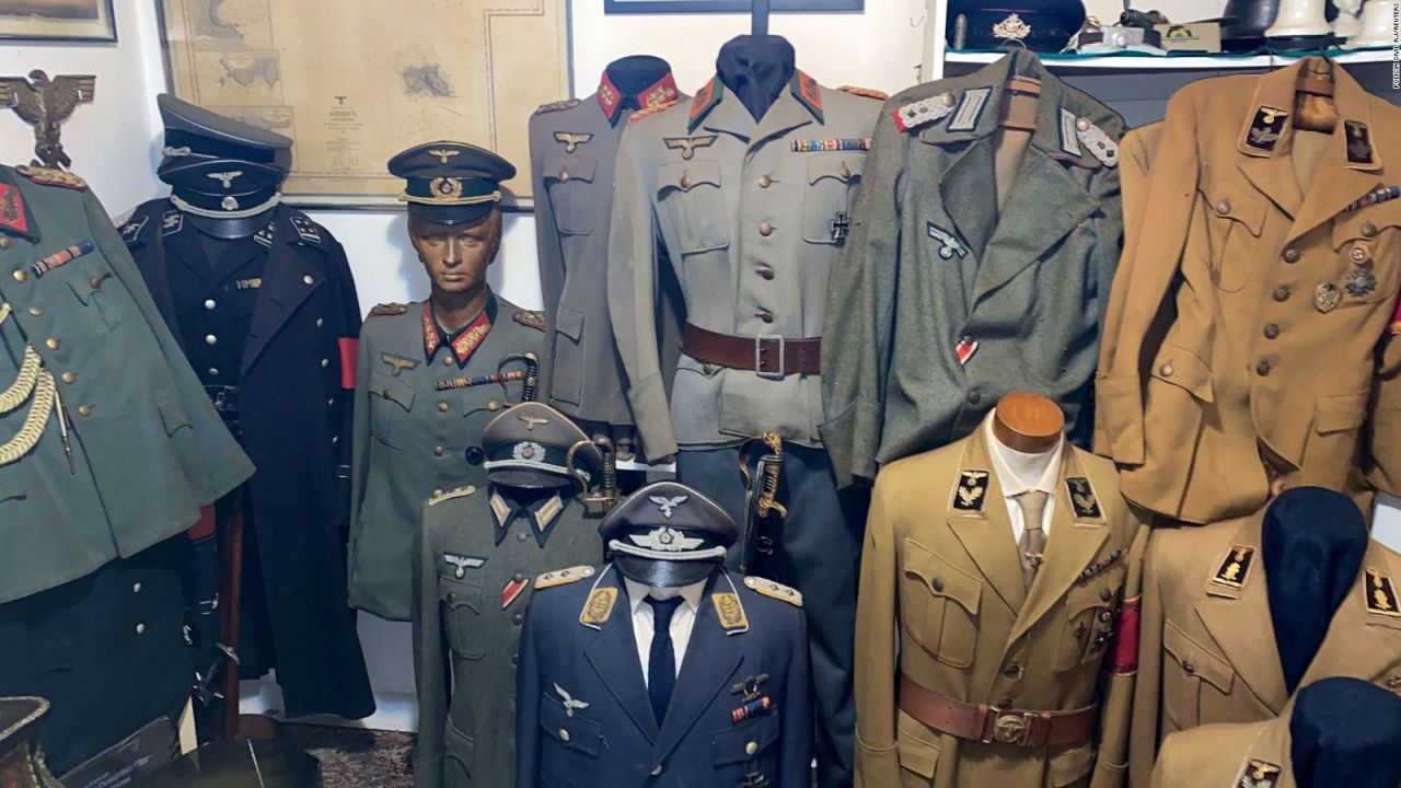 CNNE 1079649 - hallan 8-000 objetos nazi en casa de presunto pedofilo