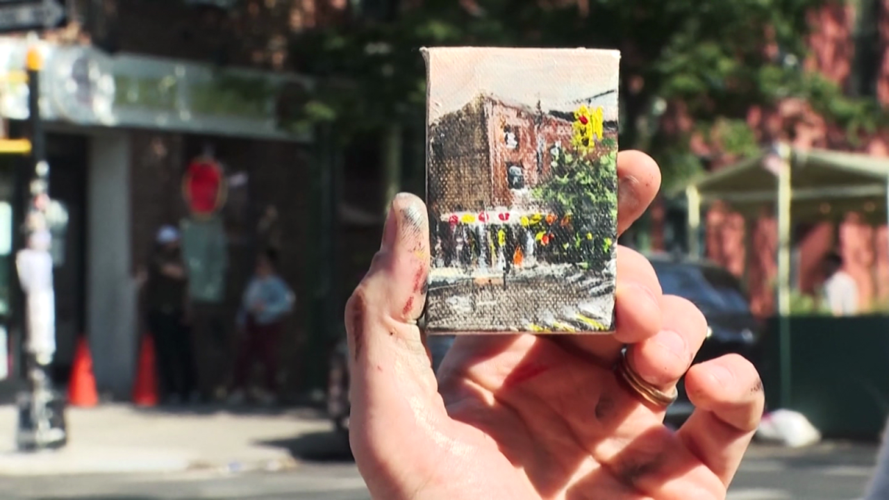 CNNE 1079997 - este artista esconde sus pequenas pinturas en nueva york