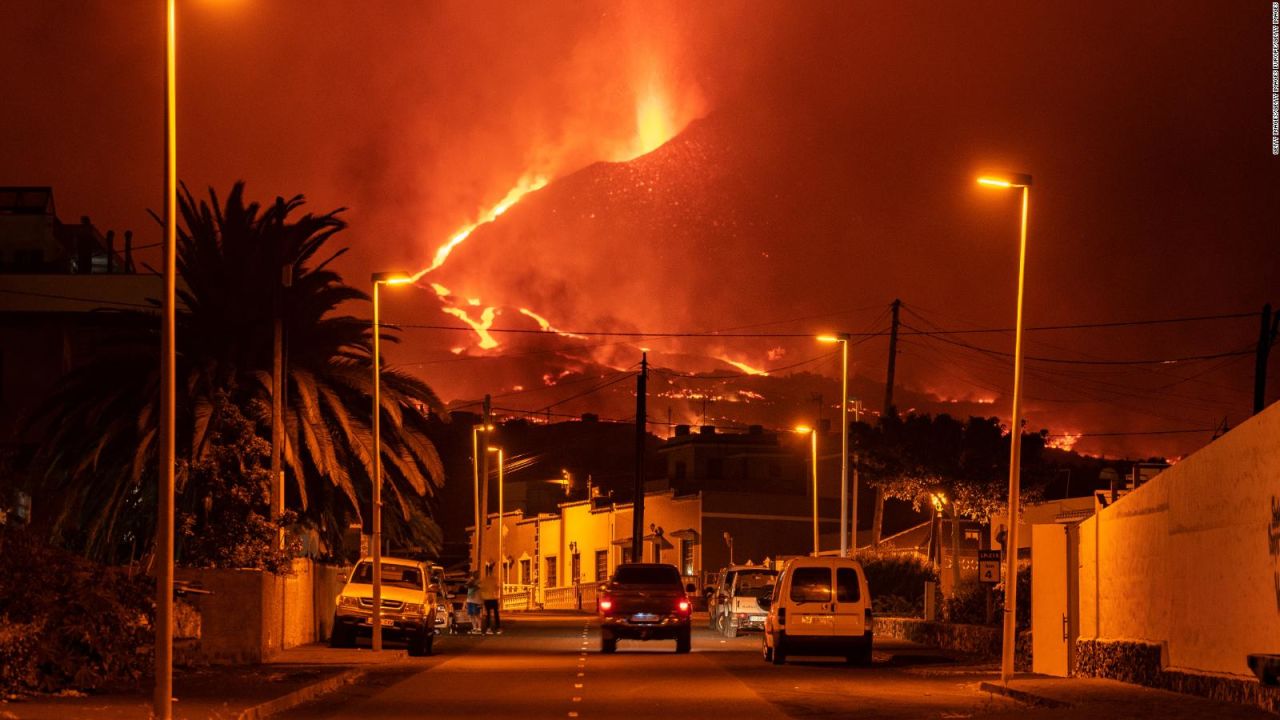 CNNE 1081992 - continuan las evacuaciones en la palma por la erupcion del volcan