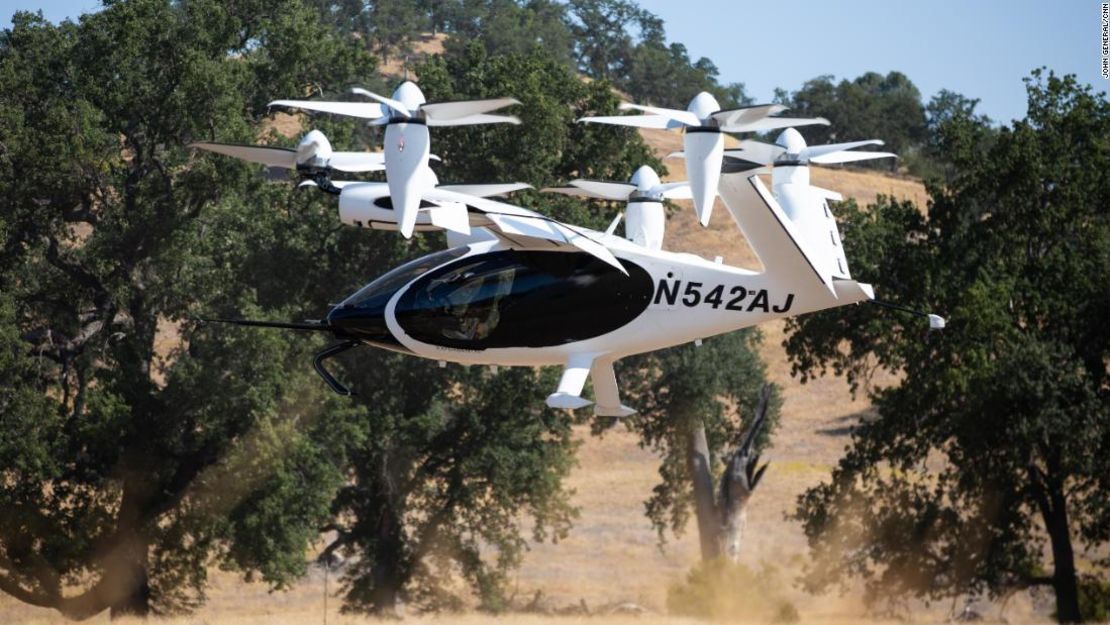 El avión eVTOL de Joby Aviation puede despegar y aterrizar como un helicóptero pero volar como un avión. Crédito: ohn General / CNN