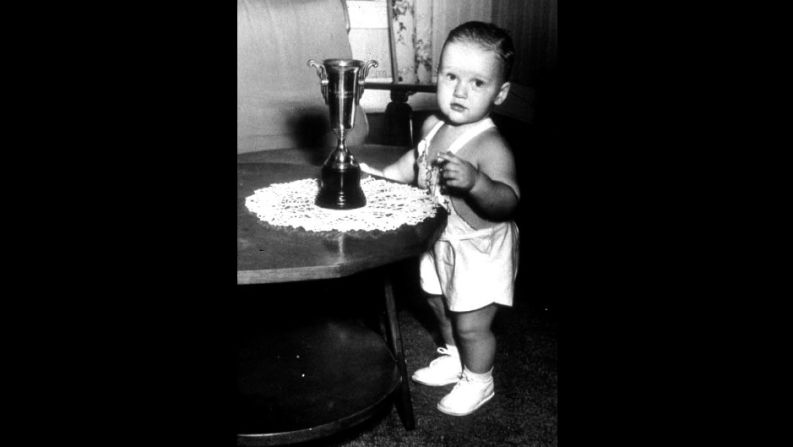 FOTOS | Las mejores imágenes de la vida de Bill Clinton. Una imagen de Bill Clinton de bebé, en 1947 (FOTO: FILES/AFP via Getty Images) →